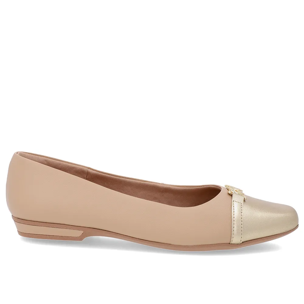Sapatilha Beige de Couro Feminina com Bico Dourado Elegante e Confortável
