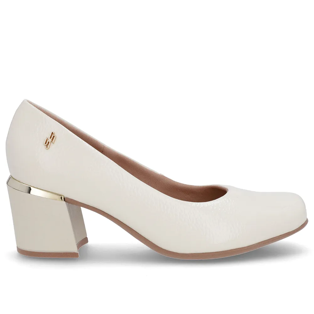 Scarpin Branco Marfim Verniz Bico Quadrado Salto Médio Elegante Feminino